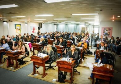 SÉPTIMA SESIÓN ORDINARIA: ACALORADOS HOMENAJES Y EL DEBATE POLÍTICO QUE CRECE