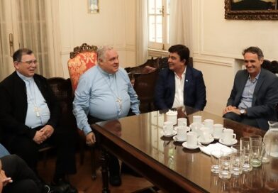 FERNANDO ESPINOZA: REUNIÓN EN LA CONFERENCIA EPISCOPAL ARGENTINA POR LA CRISIS QUE SUFREN LOS SECTORES MÁS VULNERABLES