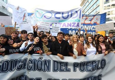 FERNANDO ESPINOZA PARTICIPÓ DE LA MARCHA FEDERAL UNIVERSITARIA