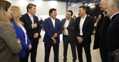 FERNANDO ESPINOZA CONVOCÓ A MÁS DE CIEN INTENDENTES Y ANALIZARON LA CRISIS QUE PROVOCÓ MILEI