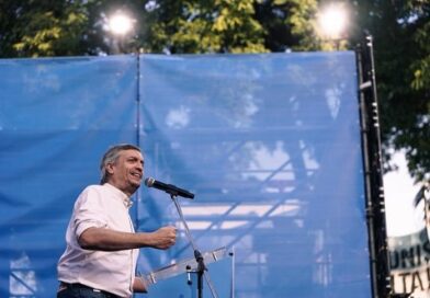 MULTITUDINARIO BANDERAZO EN PARQUE LEZAMA PARA EXIGIR LA LIBERTAD DE CRISTINA KIRCHNER