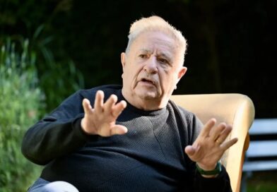 EDUARDO DUHALDE LANZA EL MOVIMIENTO PRODUCTIVO NACIONAL