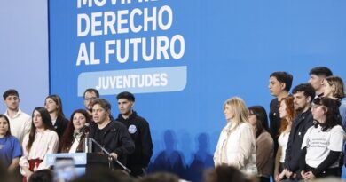 FERNANDO ESPINOZA: “LA ARGENTINA QUE VIENE ES CON AXEL PRESIDENTE Y LA JUVENTUD COMO PROTAGONISTA”.