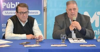 DR RUBEN CARLEVARO – “HAY QUE VACUNARSE PARA EVITAR EL CONTAGIO DEL DENGUE” DR RUBEN CARLEVARO – “HAY QUE VACUNARSE PARA EVITAR EL CONTAGIO DEL DENGUE”