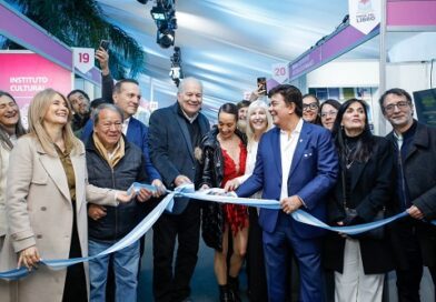 FERNANDO ESPINOZA: “LA FERIA DEL LIBRO DE LA MATANZA ES LA DE MAYOR MAGNITUD DE LA ARGENTINA Y TOTALMENTE GRATUITA PARA TODA NUESTRA GENTE” FERNANDO ESPINOZA: “LA FERIA DEL LIBRO DE LA MATANZA ES LA DE MAYOR MAGNITUD DE LA ARGENTINA Y TOTALMENTE GRATUITA PARA TODA NUESTRA GENTE”